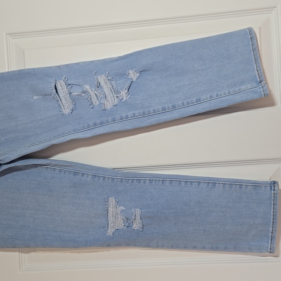 Leviās 724 High-Rise Straight Crop Jeans Light Wash Distressed Size 27 - Picture 9 of 17